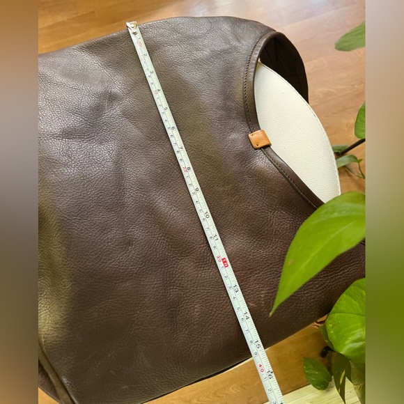 UGG AUSTRALIA | Classic Crossbody Bag - Picture 7 of 8